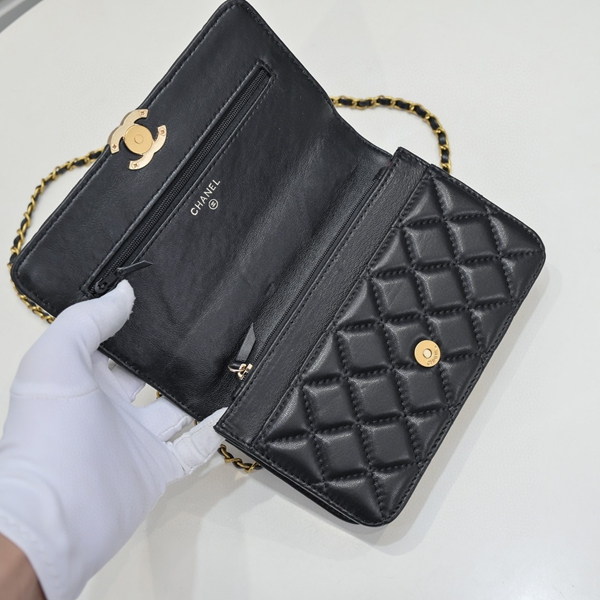 シャネルバッグ着用イメージ